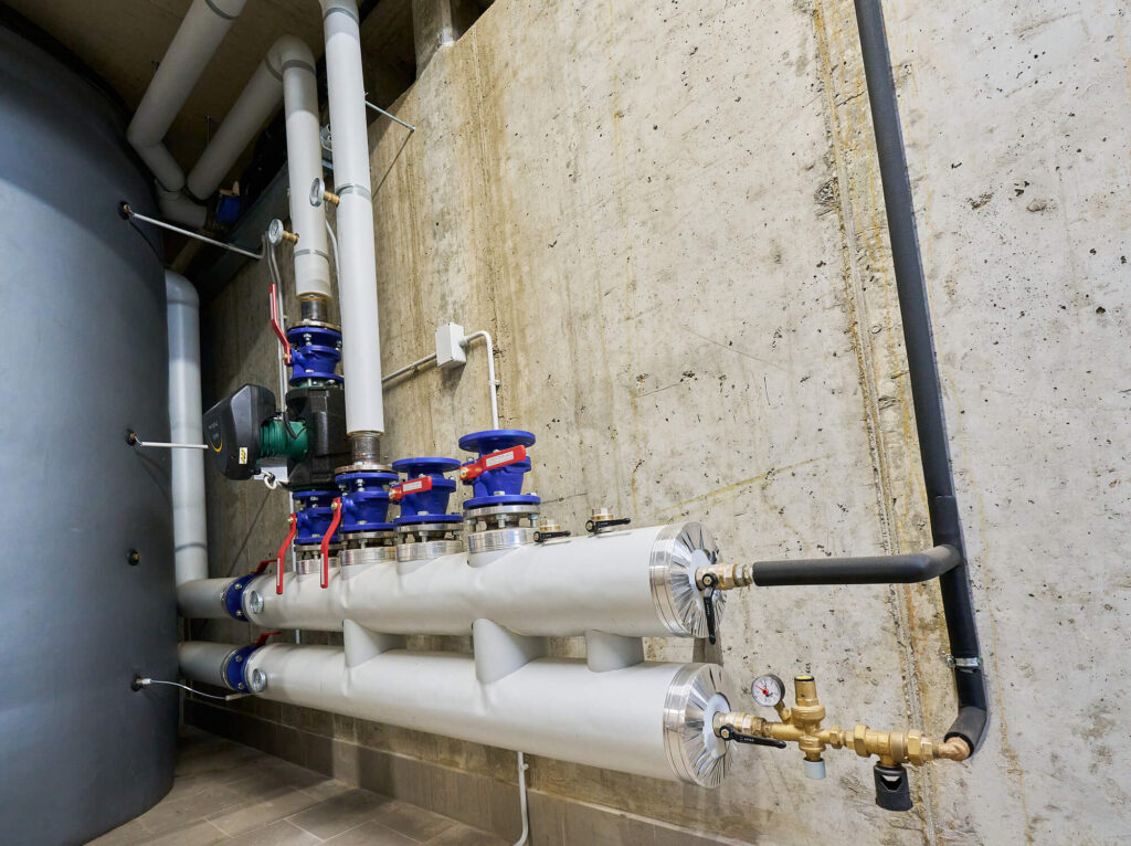 tubi caldaia moderna per riscaldamento domestico